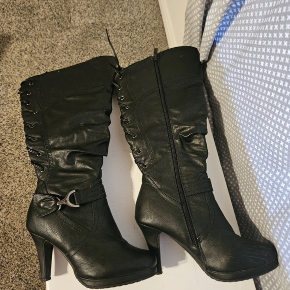 Knee high black boots - Picture 8 of 8